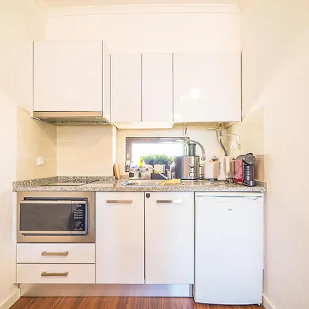 Romantic By Moje Αλμπουφέιρα