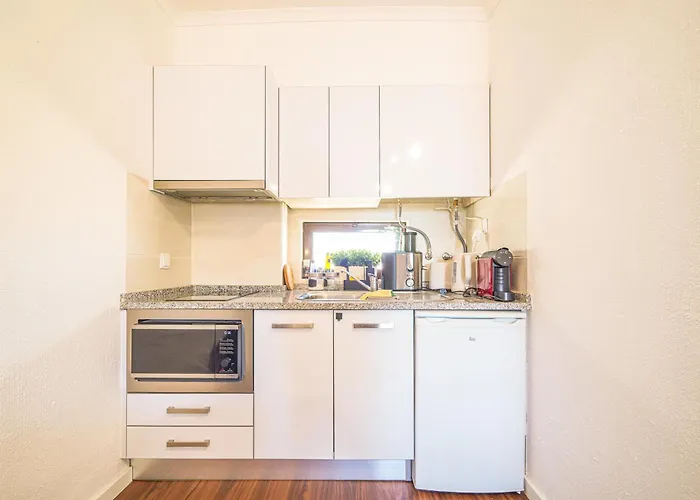 Romantic By Moje Αλμπουφέιρα